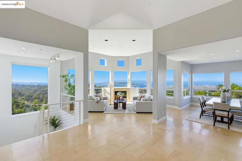 Photo of 6413 Gwin Ct, Oakland, CA 94611 (MLS # 41116301)