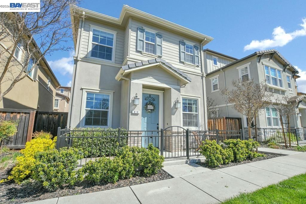 Photo of 810 Queen Palm Ln, Brentwood, CA 94513 (MLS # 41127162)