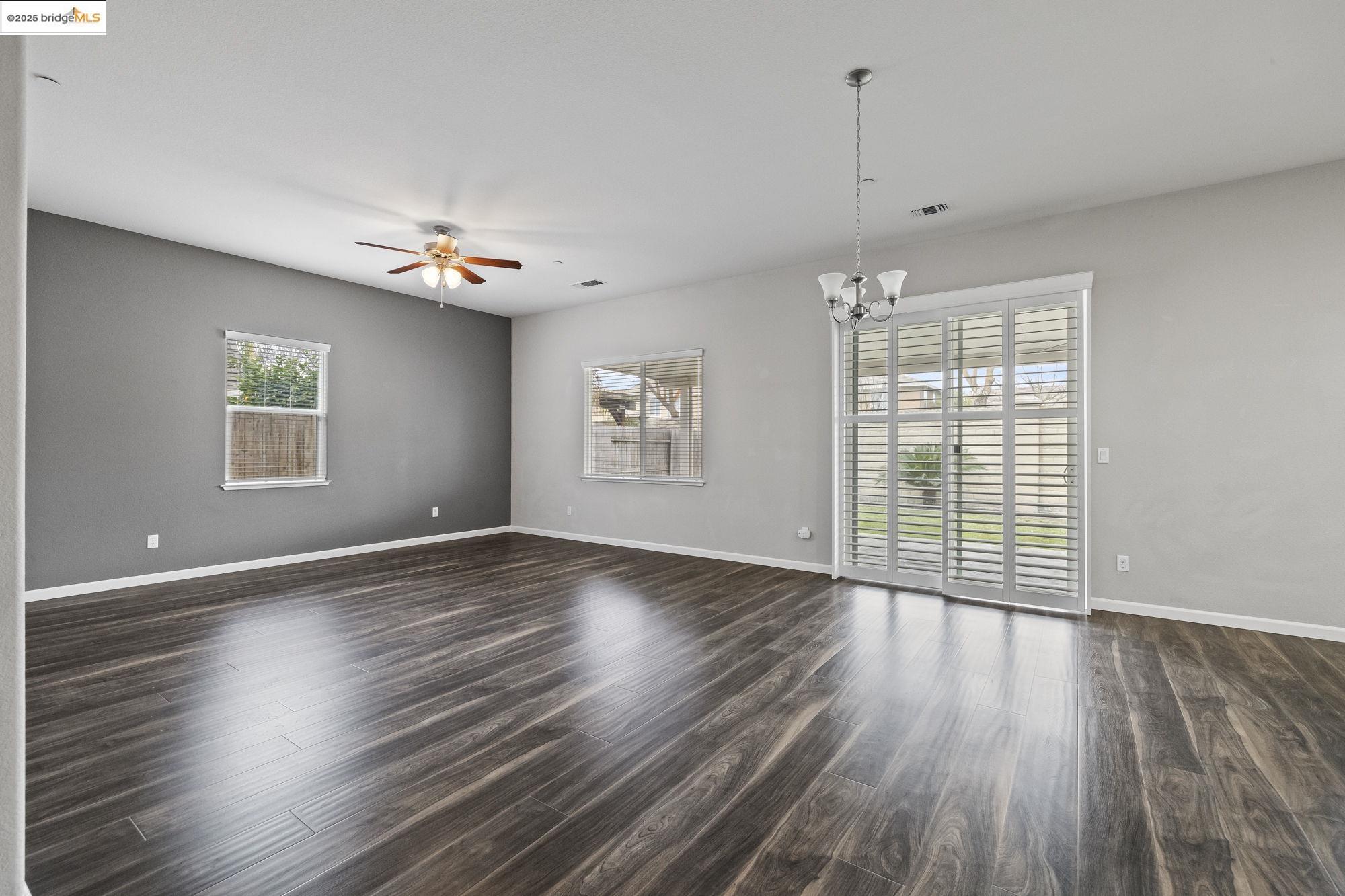 Atwater, California 95301, United States, 4 Bedrooms Bedrooms, ,4 BathroomsBathrooms,Residential,Active,92217