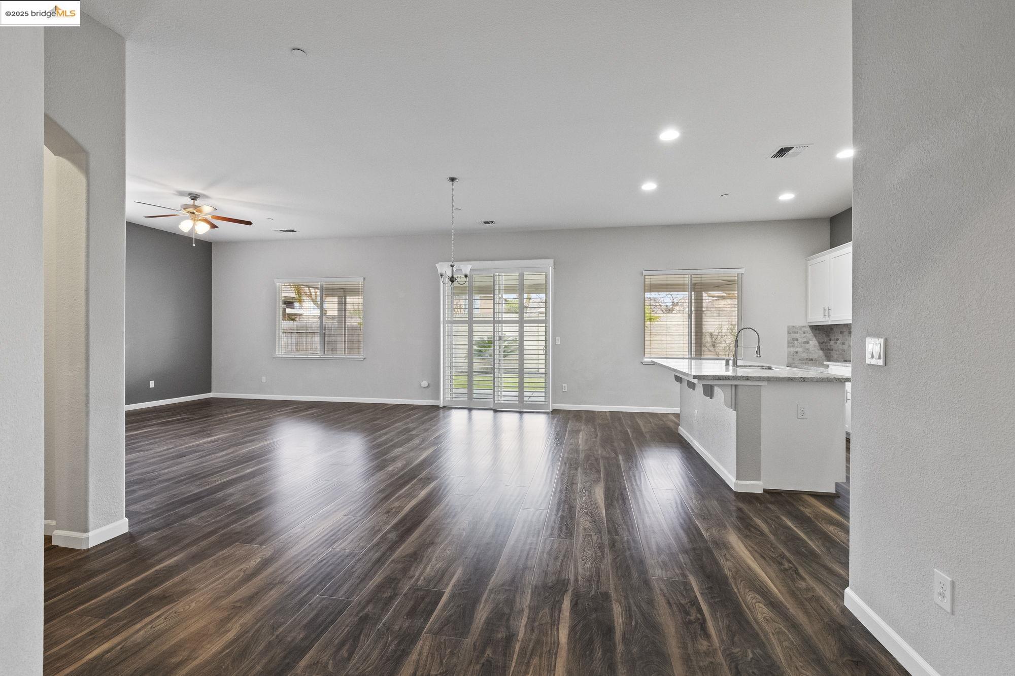 Atwater, California 95301, United States, 4 Bedrooms Bedrooms, ,4 BathroomsBathrooms,Residential,Active,92217