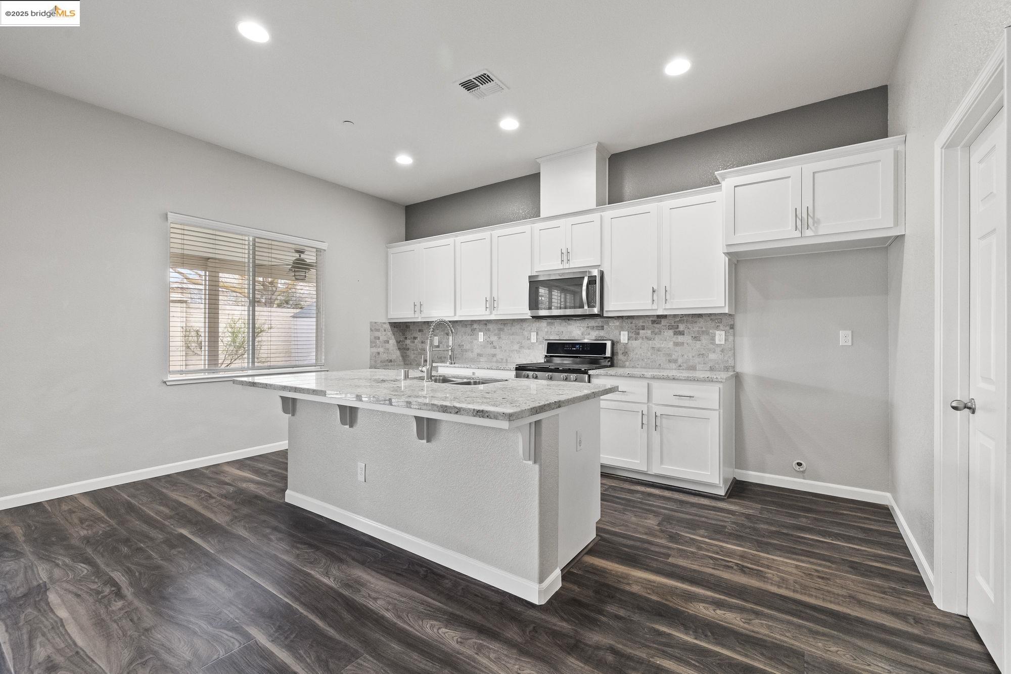 Atwater, California 95301, United States, 4 Bedrooms Bedrooms, ,4 BathroomsBathrooms,Residential,Active,92217