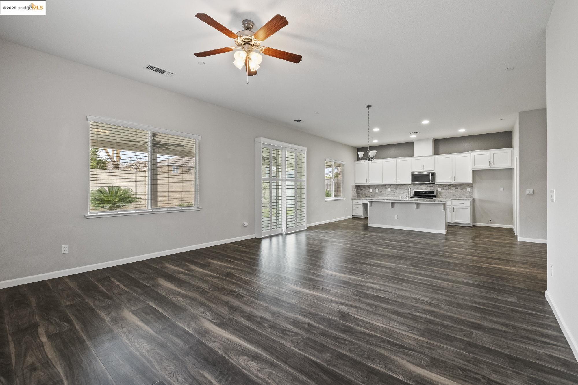 Atwater, California 95301, United States, 4 Bedrooms Bedrooms, ,4 BathroomsBathrooms,Residential,Active,92217