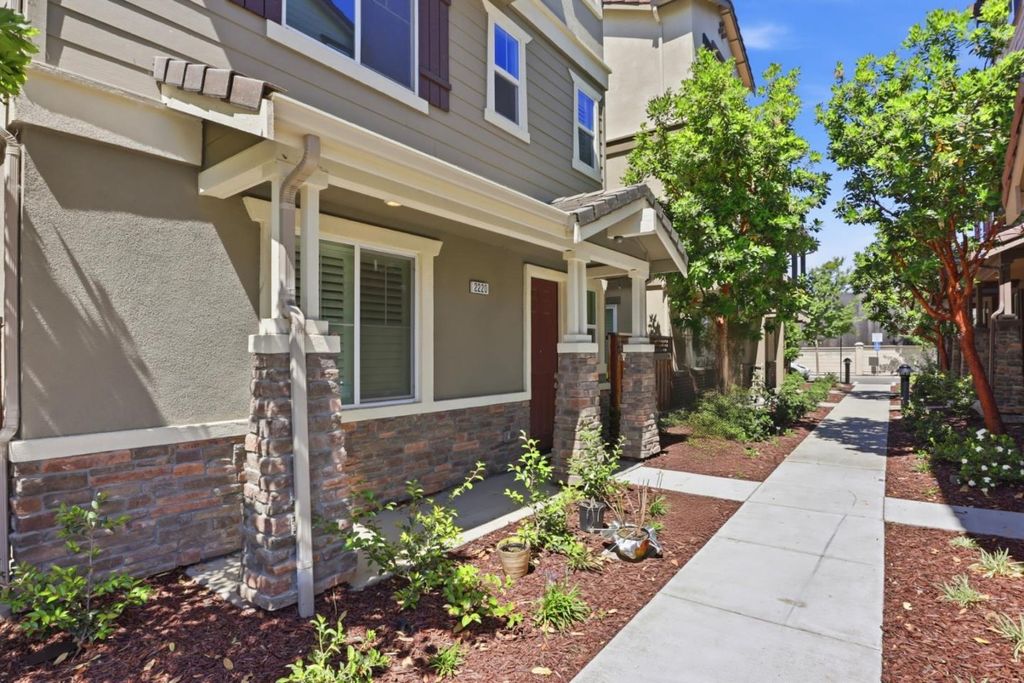 Photo of 2220 Rosenblatt Street, Hayward, CA 94544 (MLS # ML82047993)