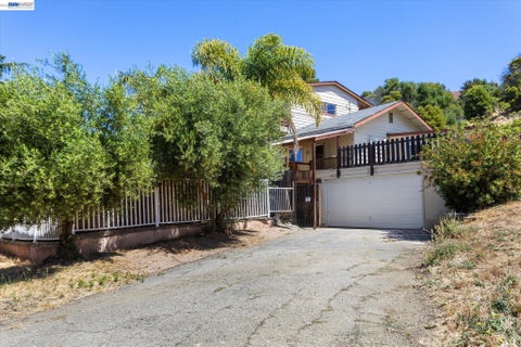 Photo of 26770 Hayward Blvd, Hayward, CA 94542 (MLS # 41139705)