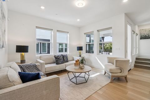 Photo of 5420 Central Parkway #B, Dublin, CA 94568 (MLS # 41118540)