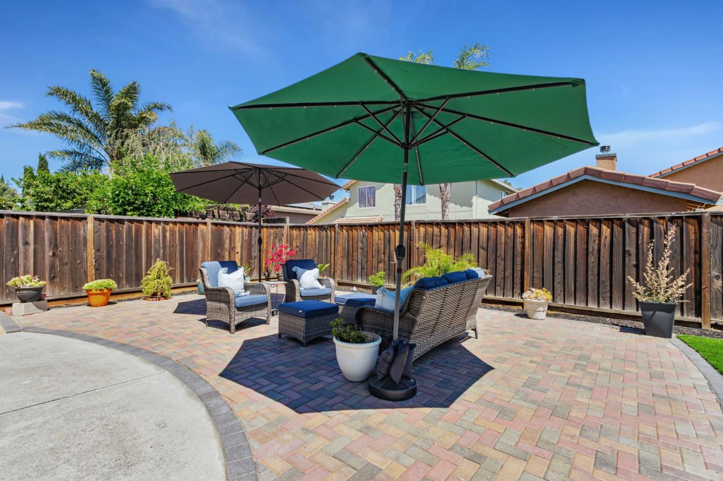 Hollister, California 95023, United States, 4 Bedrooms Bedrooms, ,3 BathroomsBathrooms,Residential,Active,141771