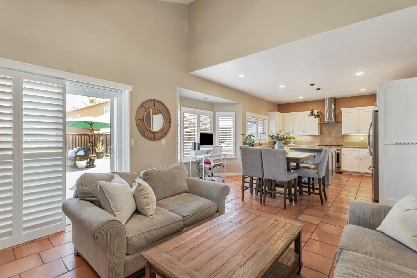 Hollister, California 95023, United States, 4 Bedrooms Bedrooms, ,3 BathroomsBathrooms,Residential,Active,141771