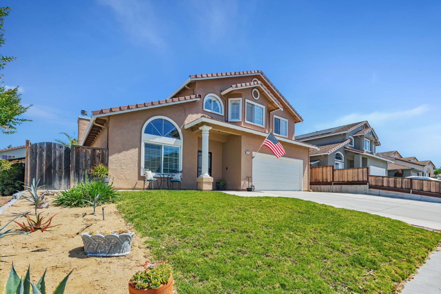 Hollister, California 95023, United States, 4 Bedrooms Bedrooms, ,3 BathroomsBathrooms,Residential,Active,141771
