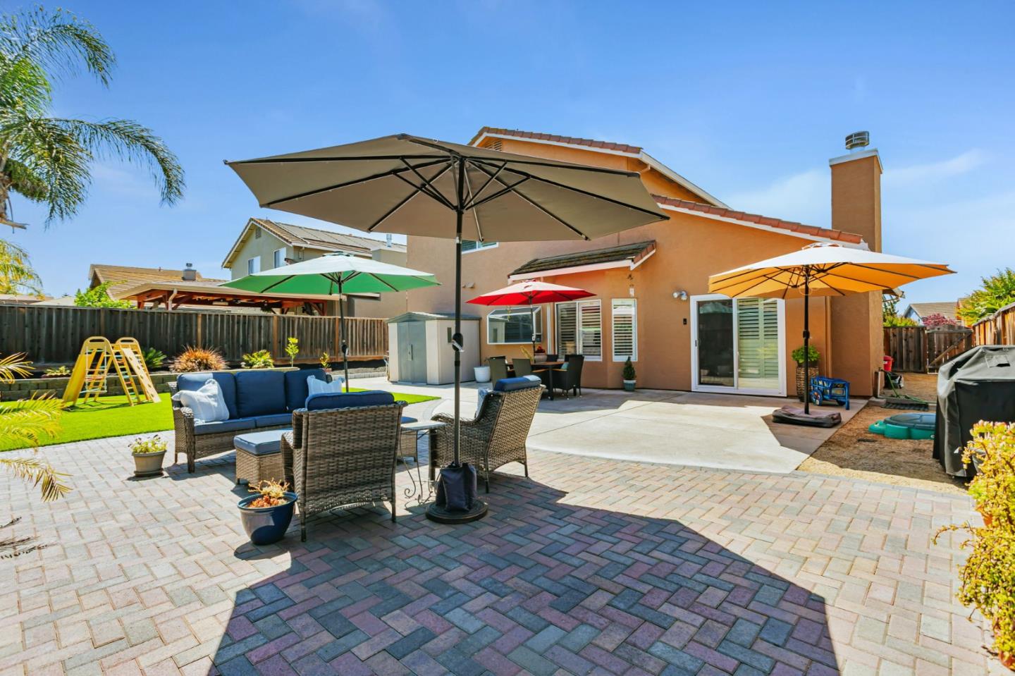 Hollister, California 95023, United States, 4 Bedrooms Bedrooms, ,3 BathroomsBathrooms,Residential,Active,141771