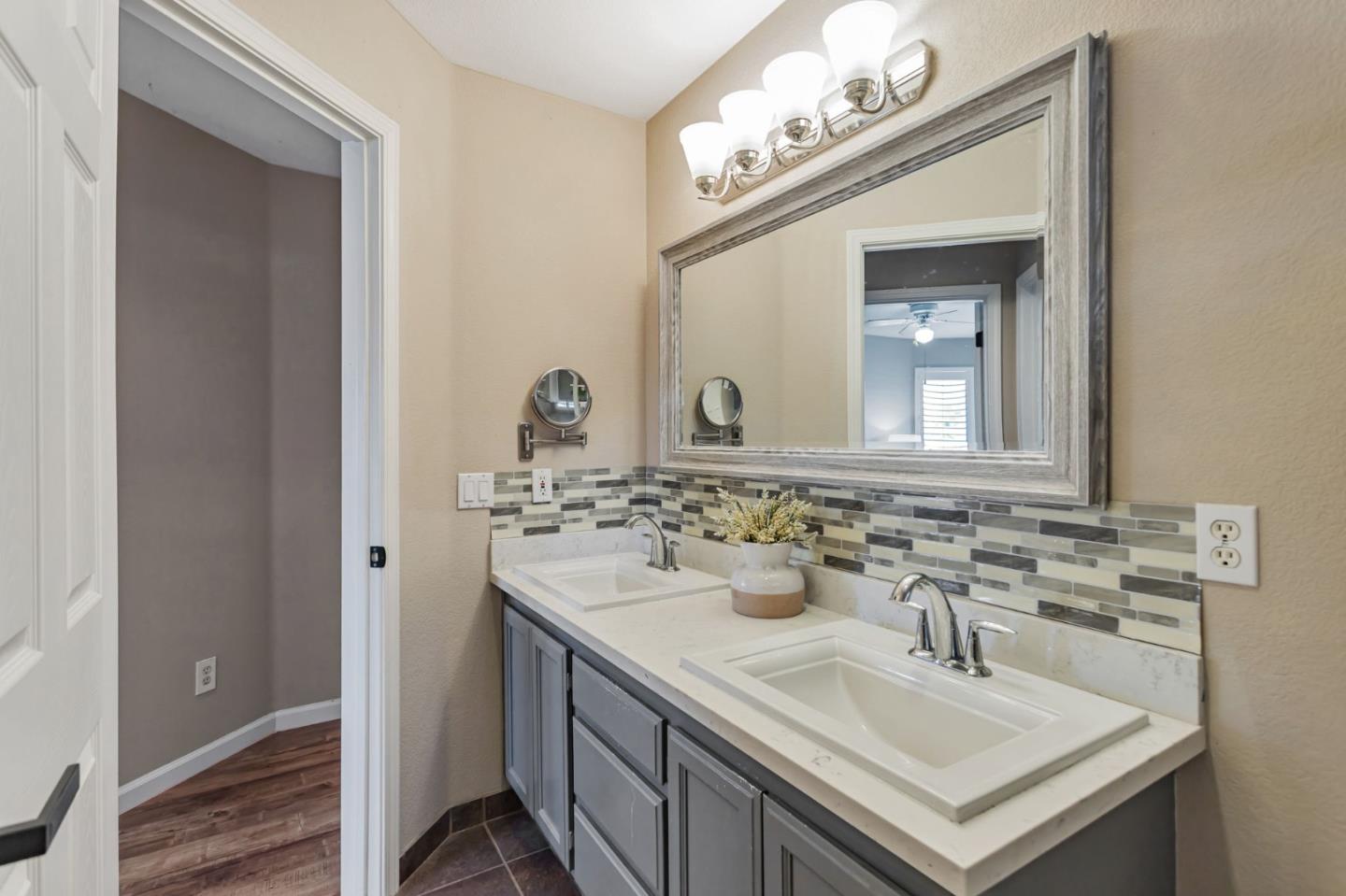 Hollister, California 95023, United States, 4 Bedrooms Bedrooms, ,3 BathroomsBathrooms,Residential,Active,141771