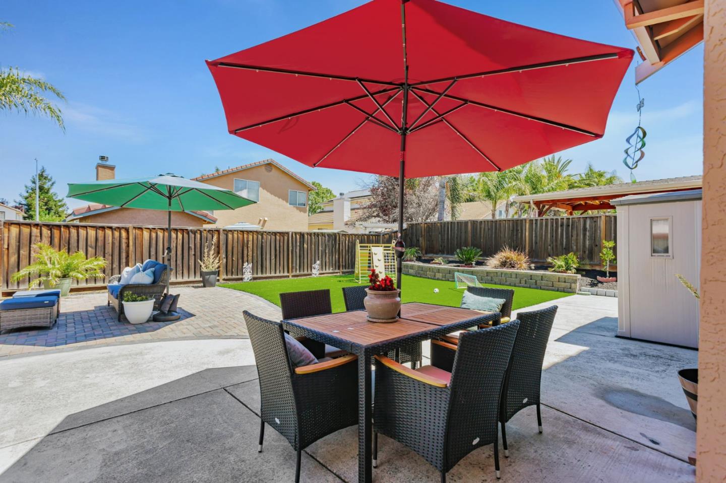 Hollister, California 95023, United States, 4 Bedrooms Bedrooms, ,3 BathroomsBathrooms,Residential,Active,141771