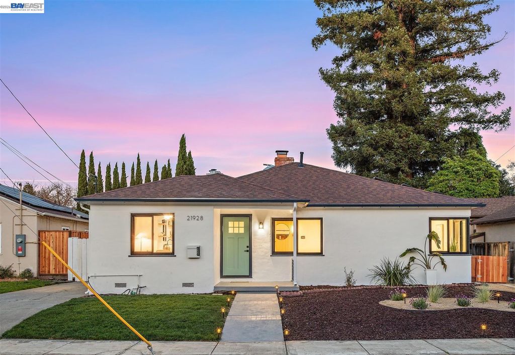 Photo of 21928 Baywood Ave, Castro Valley, CA 94546 (MLS # 41127427)