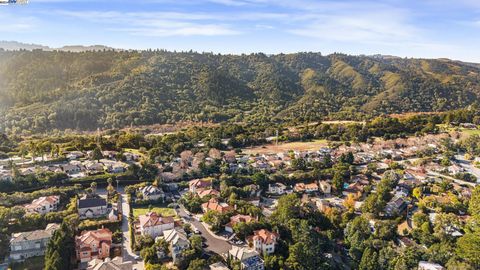 A home in Burlingame