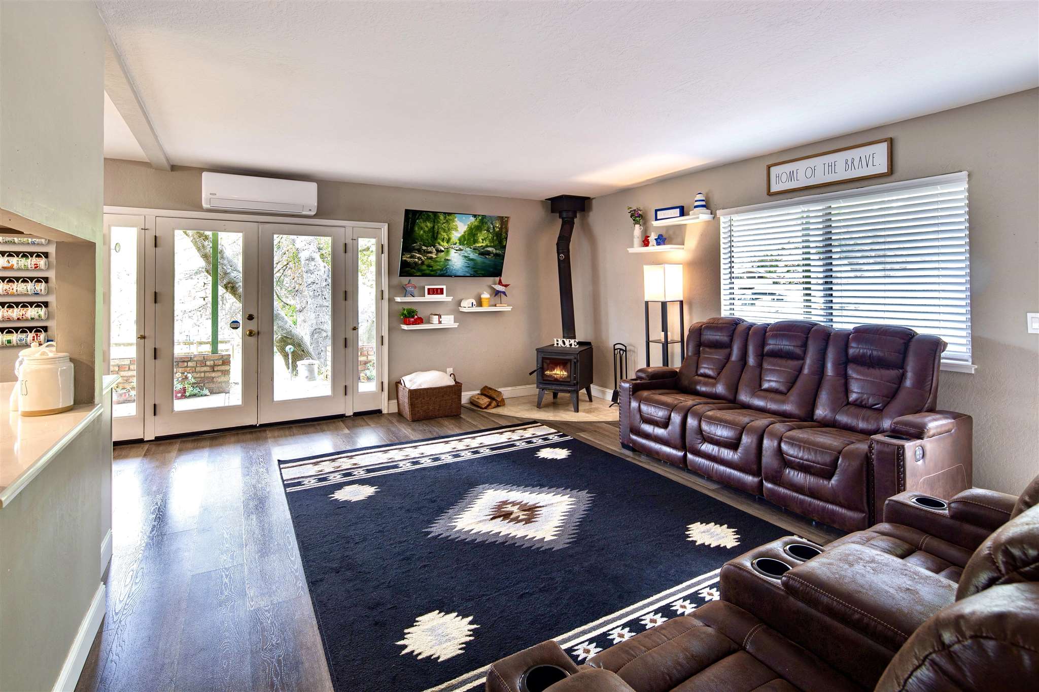 Sonora, California 95370, United States, 3 Bedrooms Bedrooms, ,3 BathroomsBathrooms,Residential,Active,22039