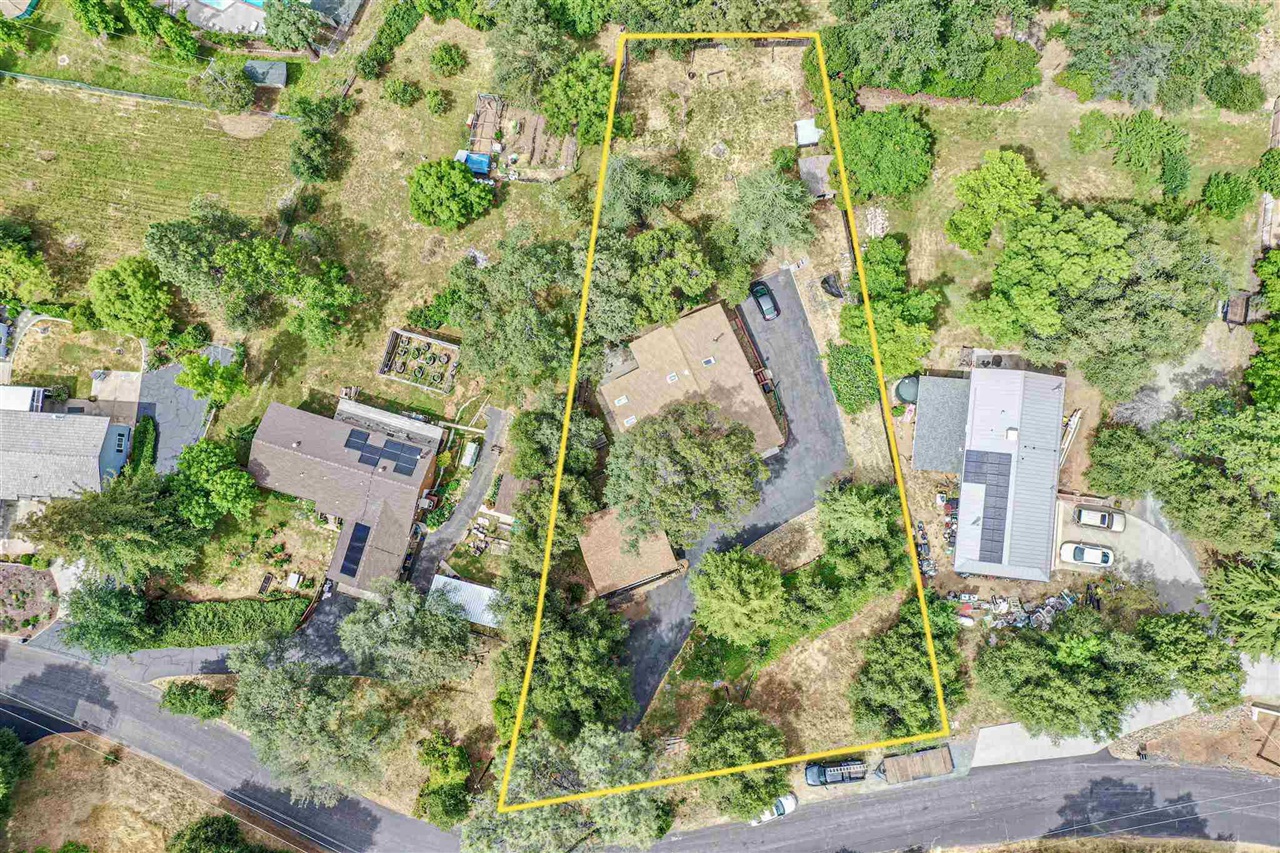 Sonora, California 95370, United States, 3 Bedrooms Bedrooms, ,3 BathroomsBathrooms,Residential,Active,22039