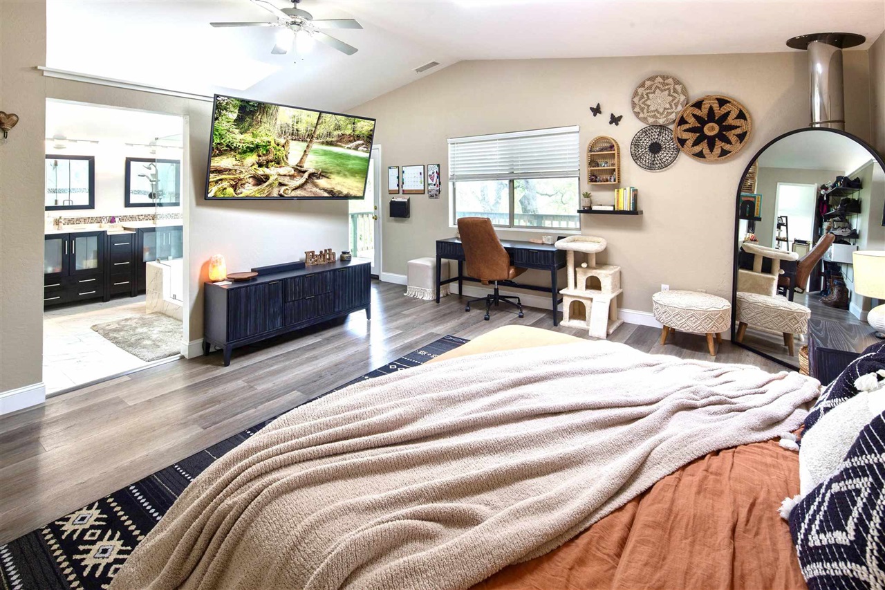 Sonora, California 95370, United States, 3 Bedrooms Bedrooms, ,3 BathroomsBathrooms,Residential,Active,22039