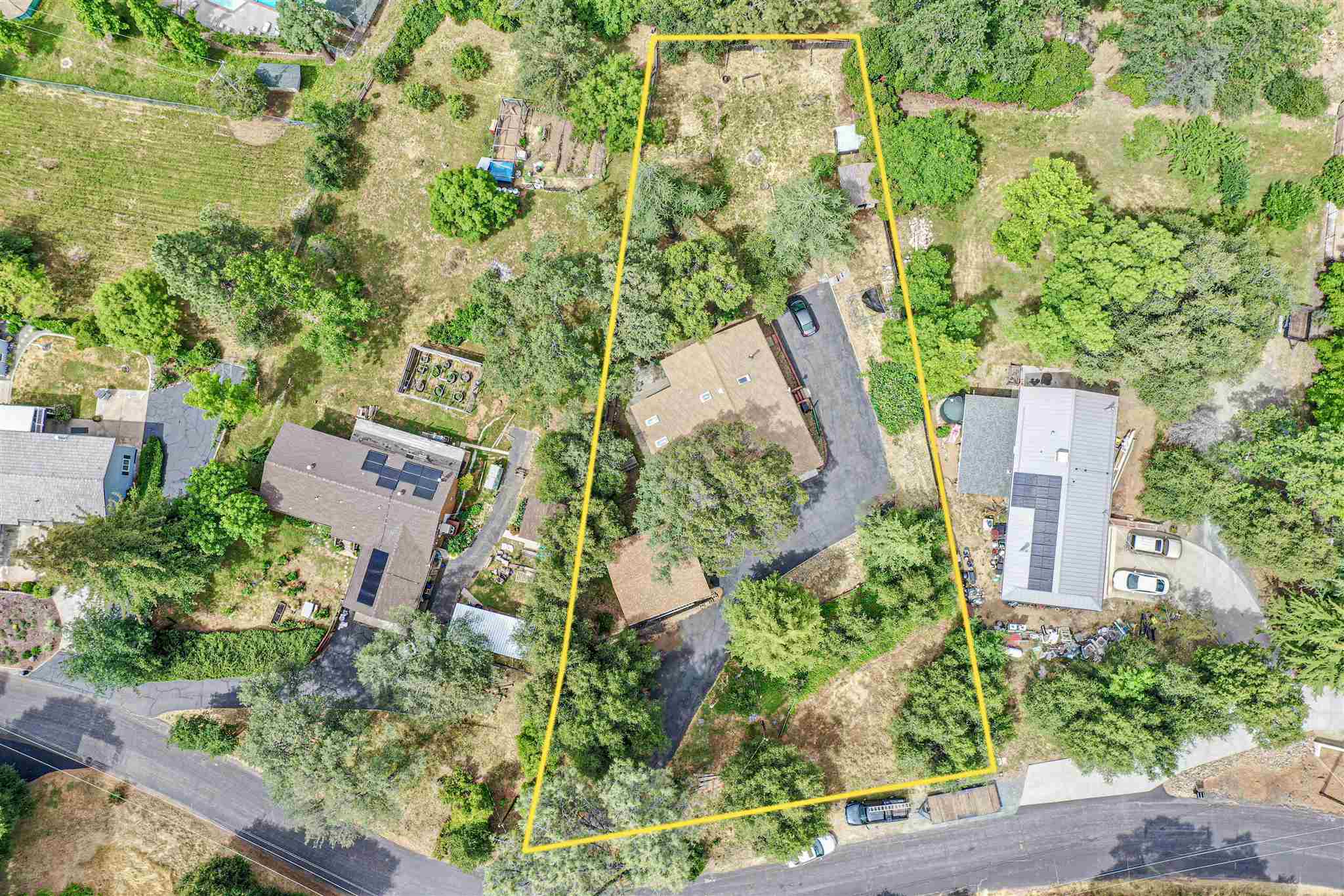 Sonora, California 95370, United States, 3 Bedrooms Bedrooms, ,3 BathroomsBathrooms,Residential,Active,22039