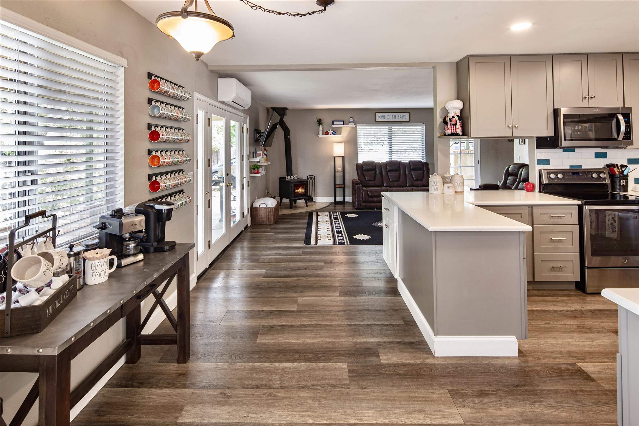 Sonora, California 95370, United States, 3 Bedrooms Bedrooms, ,3 BathroomsBathrooms,Residential,Active,22039