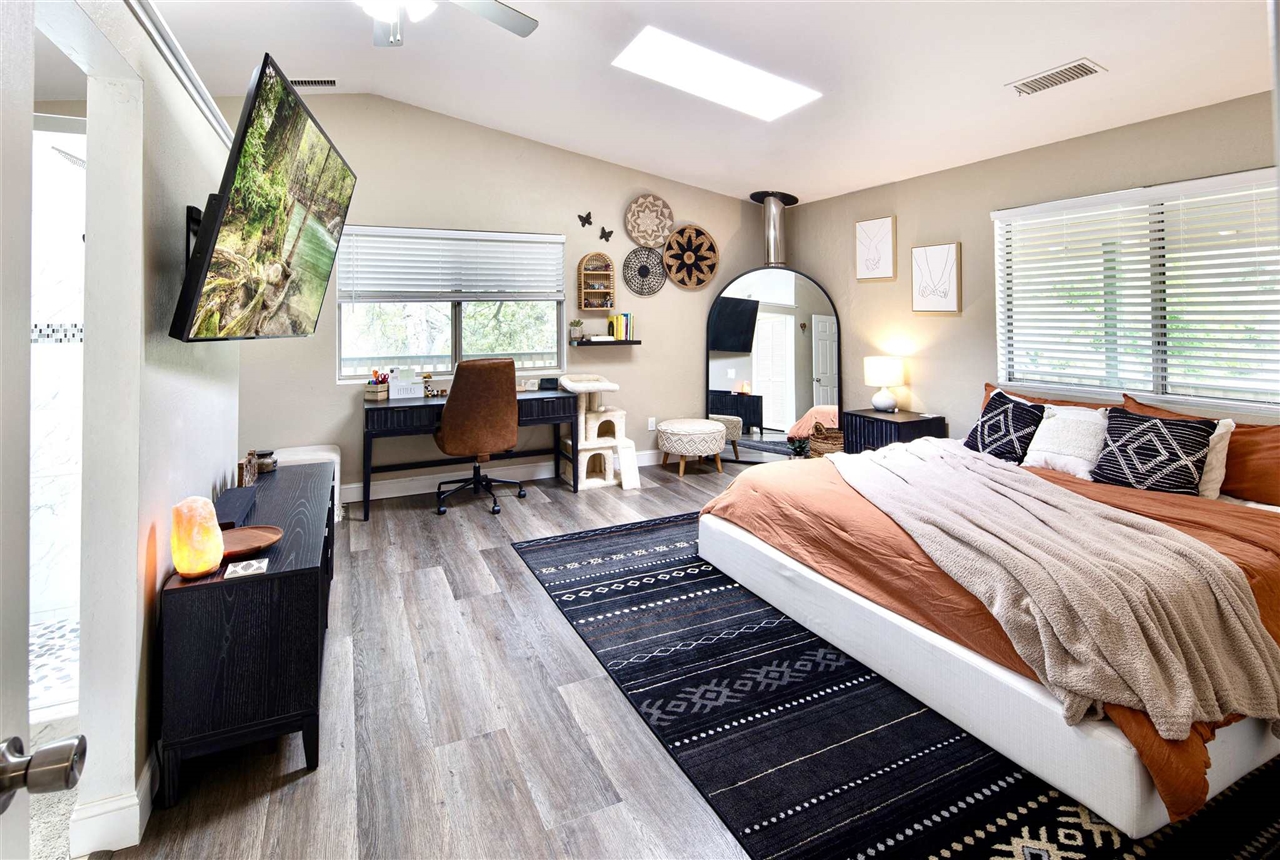 Sonora, California 95370, United States, 3 Bedrooms Bedrooms, ,3 BathroomsBathrooms,Residential,Active,22039