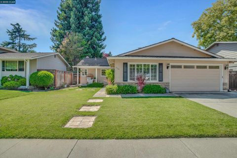 Photo of 4504 Muirwood Drive, Pleasanton, CA 94588 (MLS # 41109926)