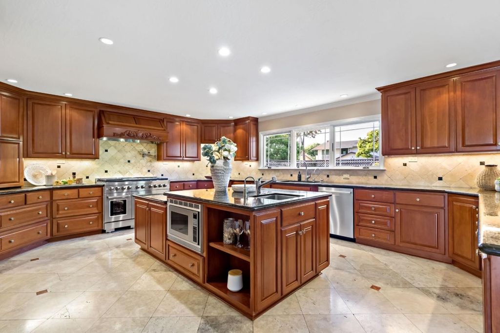 Photo of 945 Reed Avenue, Sunnyvale, CA 94086 (MLS # ML82046881)