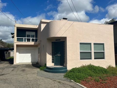 Photo of 3618 Chestnut St, Lafayette, CA 94549 (MLS # 41120577)