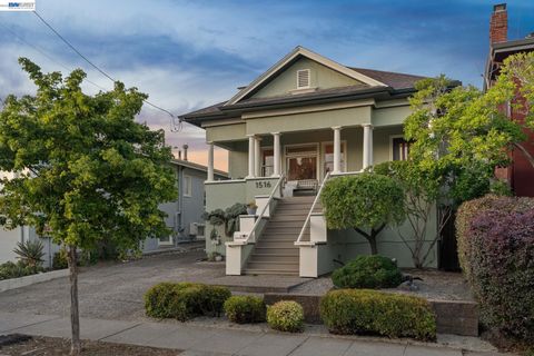 Photo of 1516 Wellington Street, Oakland, CA 94602 (MLS # 41132970)