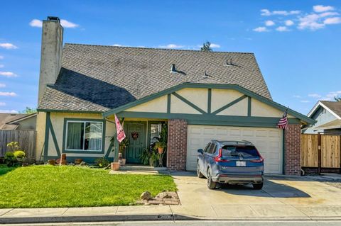 Photo of 203 Plum Hill Drive, Watsonville, CA 95076 (MLS # ML82036961)