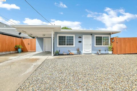 Photo of 37 Beach Dr, Bay Point, CA 94565 (MLS # 41132256)