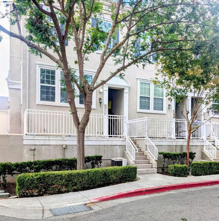 Photo 1 of 20 — 3613 Whitworth Dr, Dublin, CA 94568
