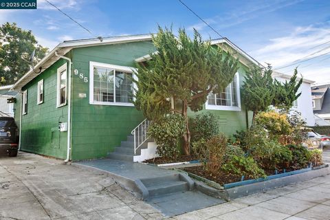 Photo of 985 39th Street, Oakland, CA 94608 (MLS # 41119229)