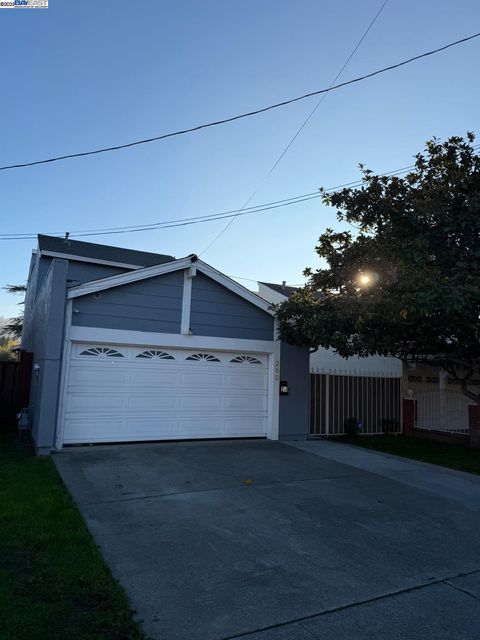 Photo of 250 S 47Th St, Richmond, CA 94804 (MLS # 41119109)