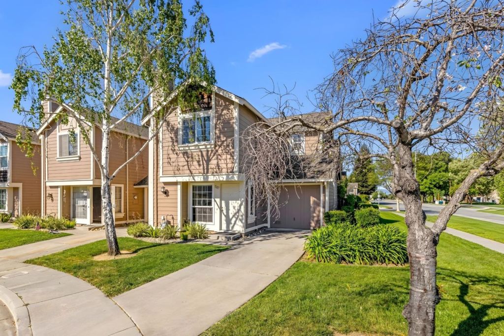 Photo of 5207 Jacana Lane, San Jose, CA 95123 (MLS # ML82040918)