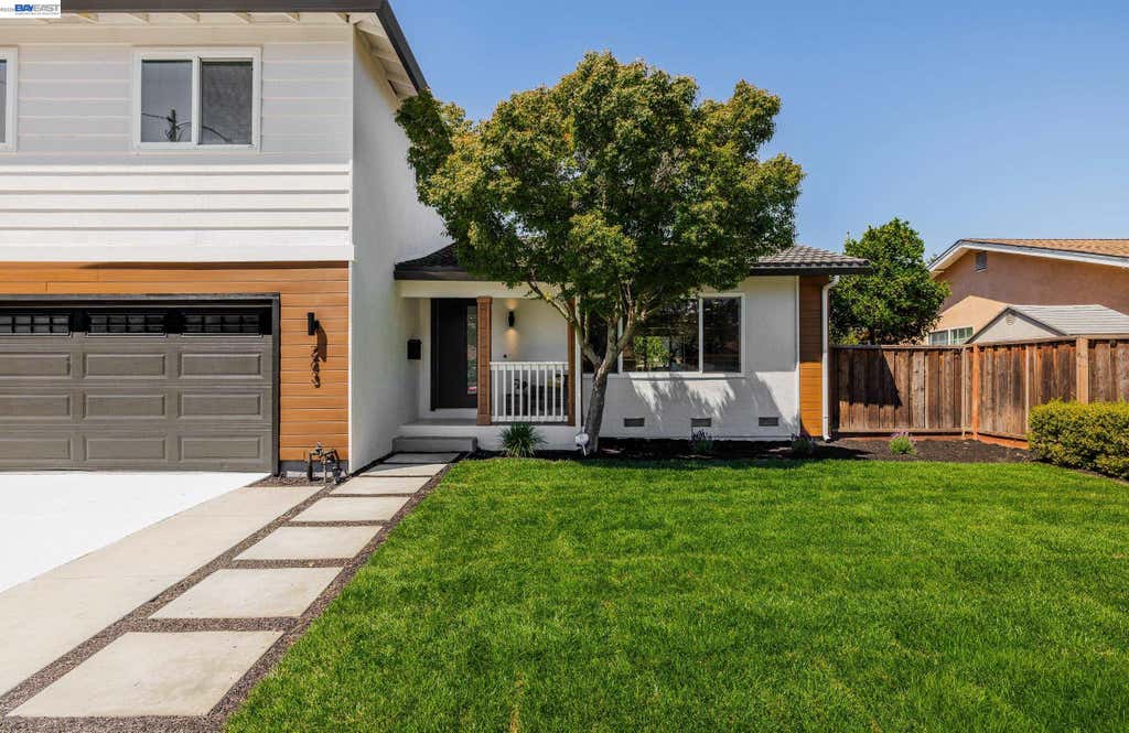 Photo of 243 S Park Victoria Dr, Milpitas, CA 95035 (MLS # 41143551)