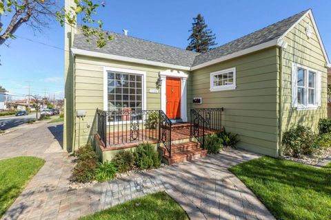 A home in Burlingame