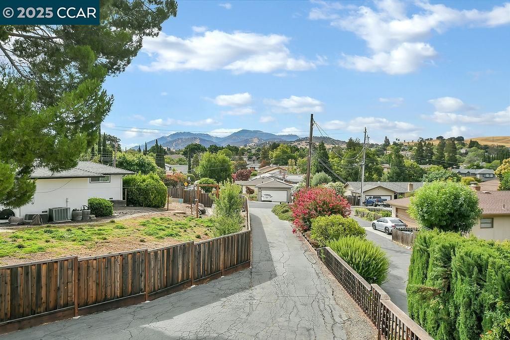 Photo of 1187-A Kaski Lane, Concord, CA 94518 (MLS # 41116093)