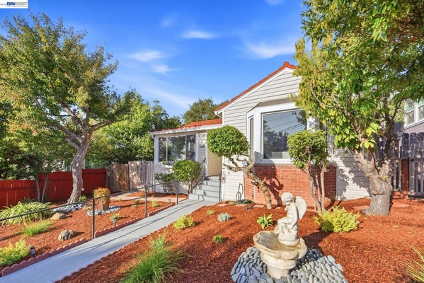 1384 GRAFF AVE, SAN LEANDRO, CA 94577 - Image 3d37434aa6fcd3cccd8a69691915a3fd/603607936