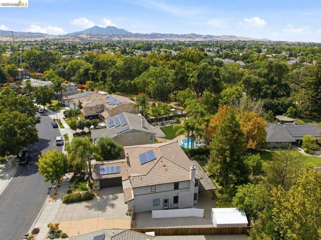 Photo of 325 San Marino Ln, Brentwood, CA 94513 (MLS # 41145647)