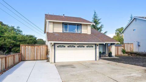 Photo of 882 Coral Ridge Cir, Rodeo, CA 94572 (MLS # 41124150)