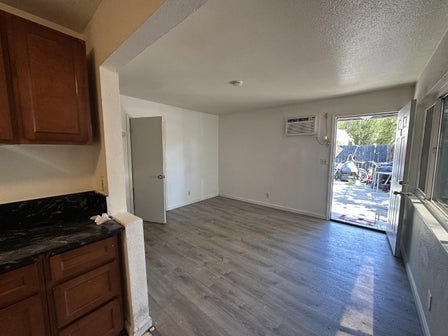 999 ARCADE BLVD — listing photo 5