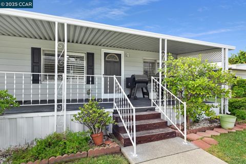 Photo of 2197 Dalis Drive #124, Concord, CA 94520 (MLS # 41119663)