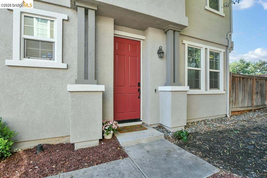 Photo of 231 Washington Dr, Brentwood, CA 94513 (MLS # 41145757)