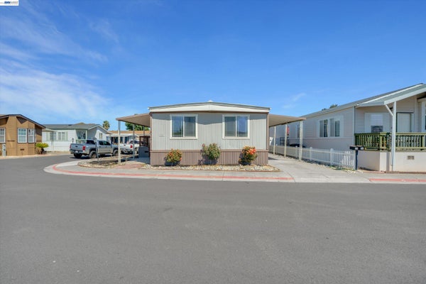 5166 SUNRISE DR, LIVERMORE, CA 94551 - Image 3e9f8f8e2fee62884a83218ca930e9af/4119578377