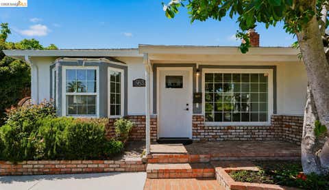 Photo of 963 Devon Dr, Hayward, CA 94542 (MLS # 41139646)