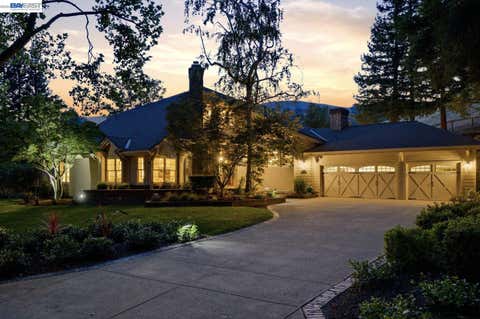 Photo of 2962 Deer Meadow Dr, Danville, CA 94506 (MLS # 41138507)