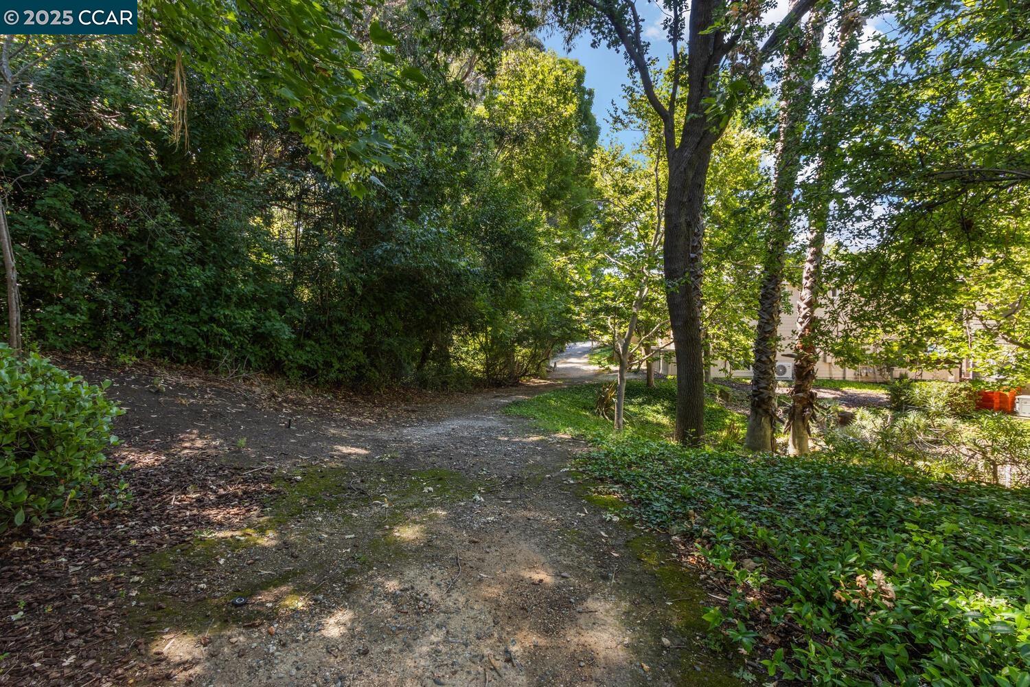 Martinez, California 94553, United States, 2 Bedrooms Bedrooms, ,3 BathroomsBathrooms,Residential,Active,163019