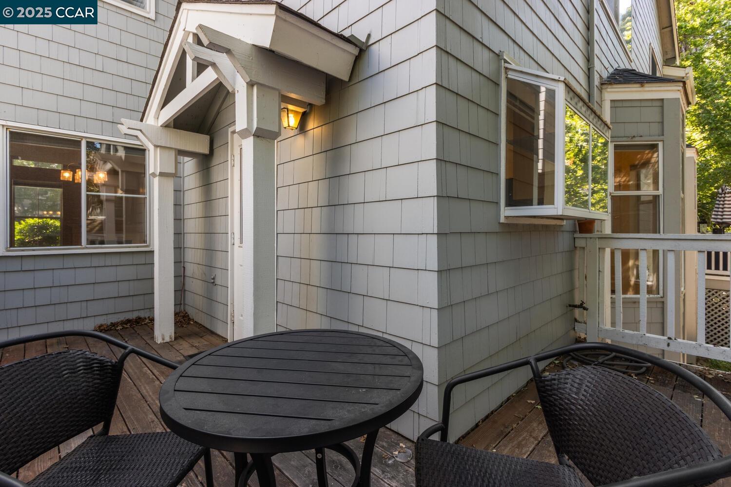 Martinez, California 94553, United States, 2 Bedrooms Bedrooms, ,3 BathroomsBathrooms,Residential,Active,163019