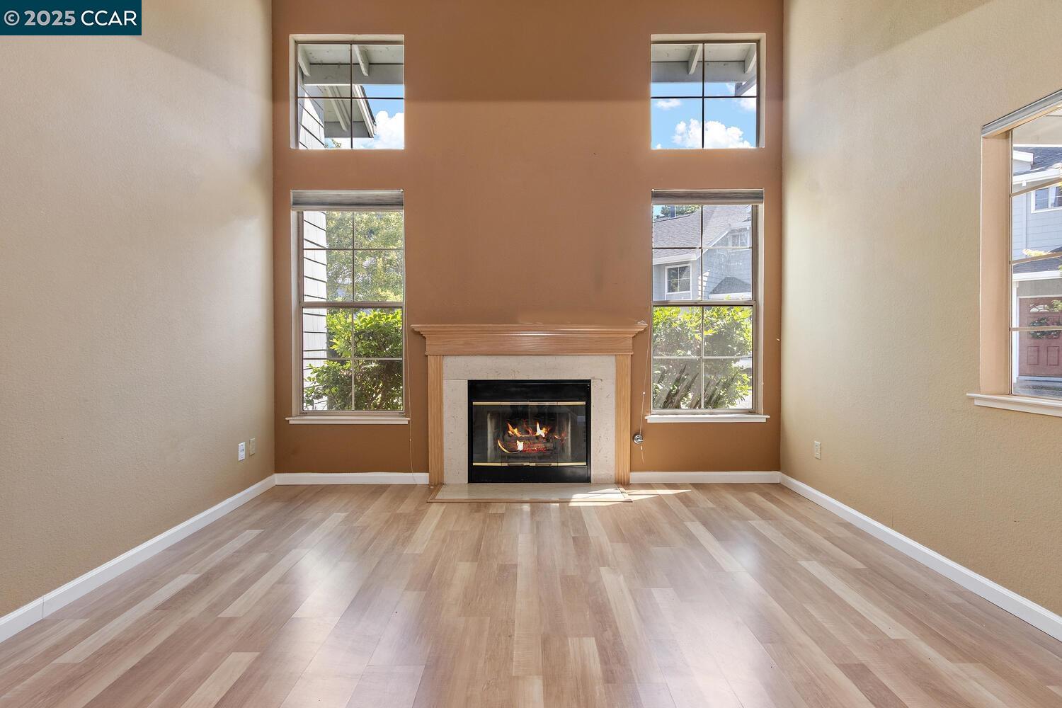 Martinez, California 94553, United States, 2 Bedrooms Bedrooms, ,3 BathroomsBathrooms,Residential,Active,163019