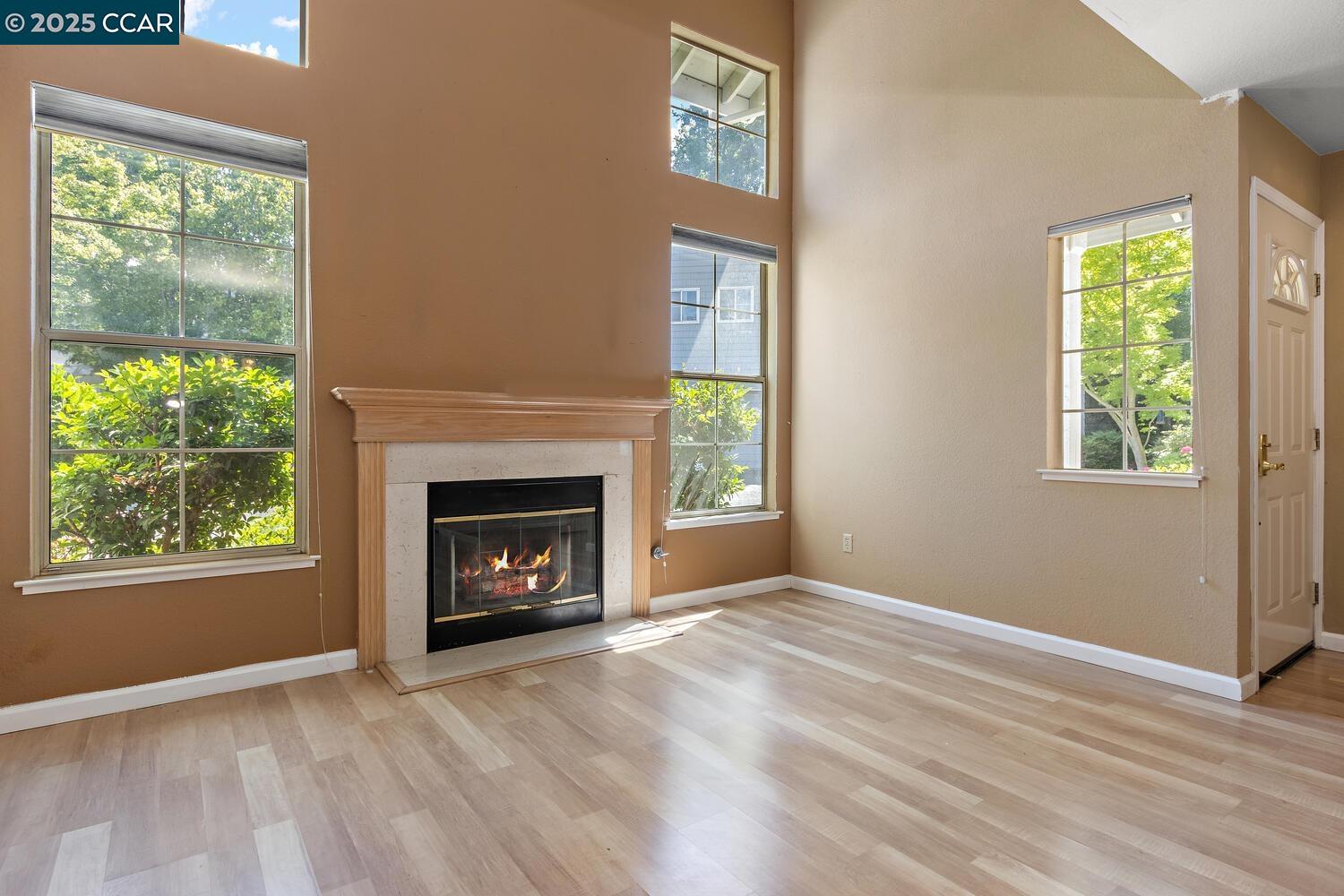 Martinez, California 94553, United States, 2 Bedrooms Bedrooms, ,3 BathroomsBathrooms,Residential,Active,163019