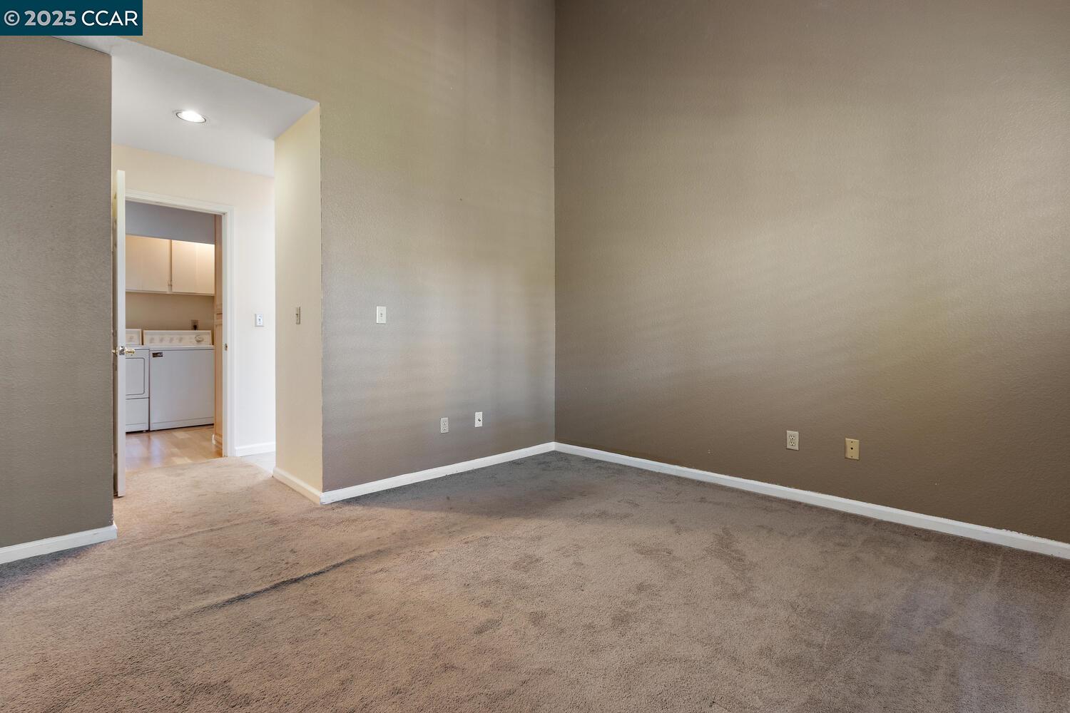 Martinez, California 94553, United States, 2 Bedrooms Bedrooms, ,3 BathroomsBathrooms,Residential,Active,163019